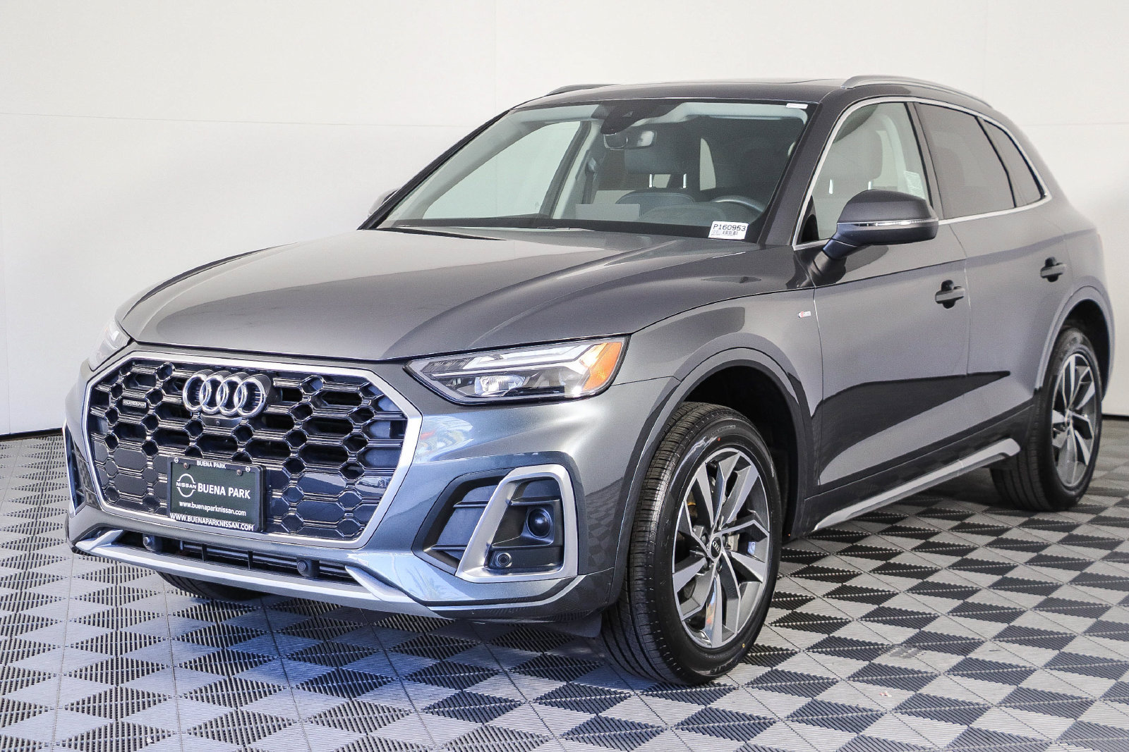 Used 2023 Audi Q5 2.0T Premium Plus w/ Premium Plus Package AWD/4WD image 3