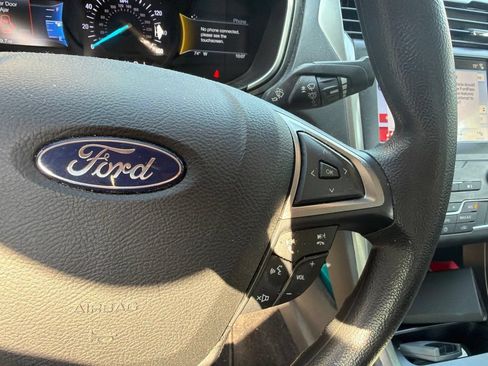Used 2019 Ford Fusion SE FWD image 17