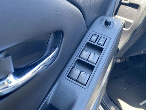 Used 2023 Nissan Frontier SV RWD image 16