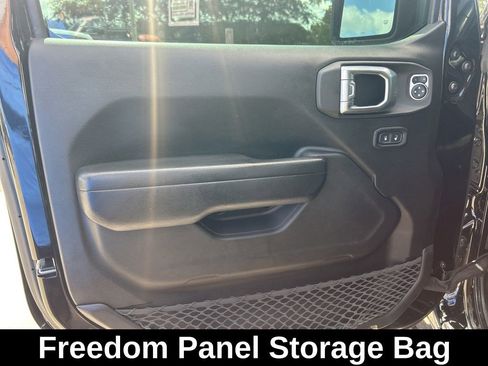 Used 2022 Jeep Gladiator Mojave w/ Trailer Tow Package image 33