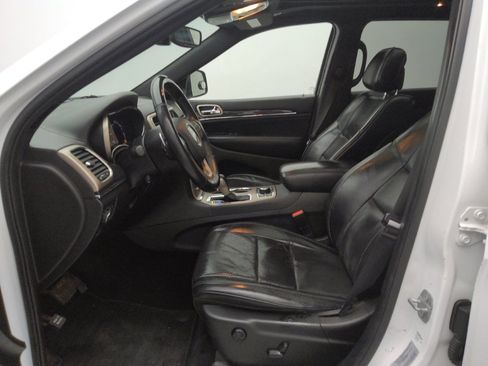 Used 2017 Jeep Grand Cherokee Overland image 17