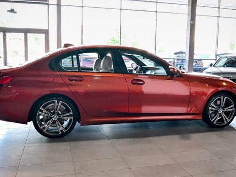 Used 2021 BMW 330i xDrive Sedan w/ M Sport Package AWD/4WD image 4
