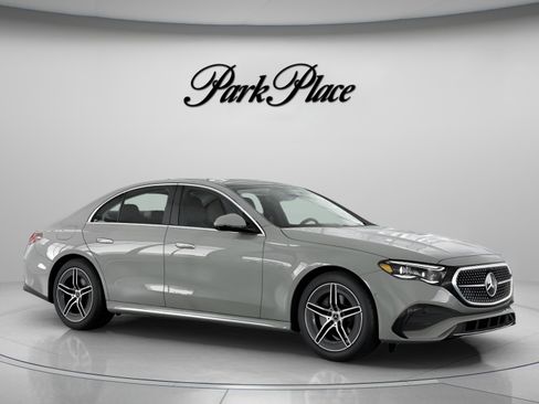 New 2026 Mercedes-Benz E 350 4MATIC Sedan image 29