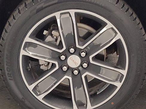 Used 2019 GMC Acadia Denali w/ Technology Package AWD/4WD image 31