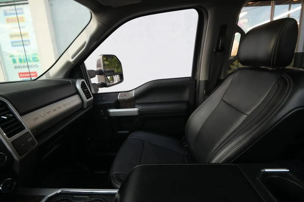 Used 2019 Ford F350 Lariat w/ Lariat Ultimate Package AWD/4WD image 32