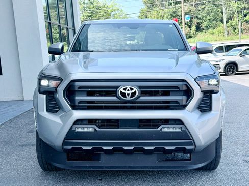 Used 2024 Toyota Tacoma SR5 RWD image 3