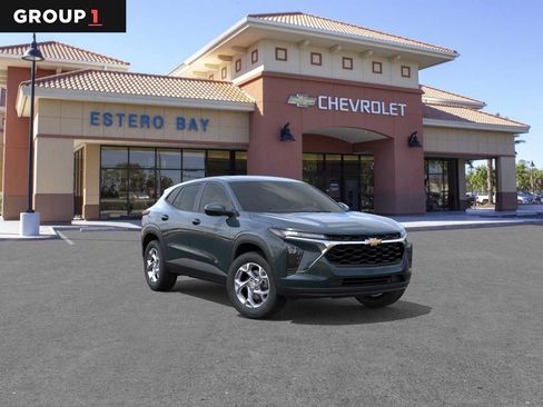 New 2026 Chevrolet Trax LS w/ LS Convenience Package FWD image 1