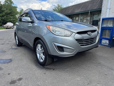 Used 2011 Hyundai Tucson GLS image 2