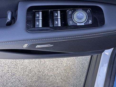 Used 2025 Lincoln Nautilus Premier w/ Equipment Group 102A image 17