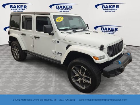 Used 2024 Jeep Wrangler Unlimited w/ Convenience Group AWD/4WD image 1