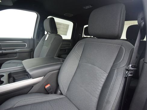 New 2026 RAM 2500 Big Horn AWD/4WD image 32