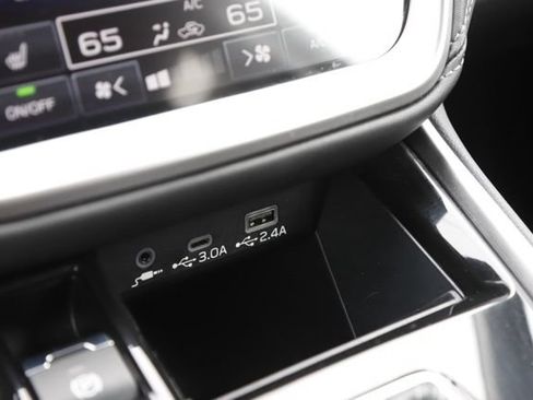 Used 2025 Subaru Outback Premium AWD/4WD image 30