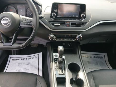 Used 2024 Nissan Altima 2.5 S FWD image 11