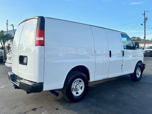 Used 2018 Chevrolet Express 2500 w/ Driver Convenience Package image 5