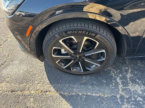 Certified 2024 Lincoln Nautilus Reserve w/ Equipment Group 202A image 14