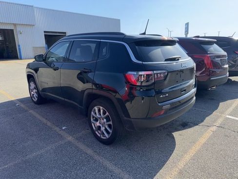 Used 2024 Jeep Compass Latitude AWD/4WD image 4