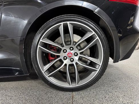 Used 2017 Jaguar F-TYPE R image 18