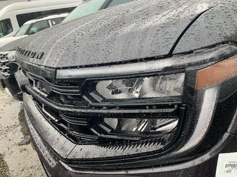 New 2025 Ford Expedition Platinum w/ Stealth Performance Package image 26