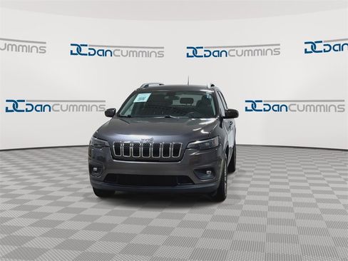 Used 2020 Jeep Cherokee Latitude Plus image 4
