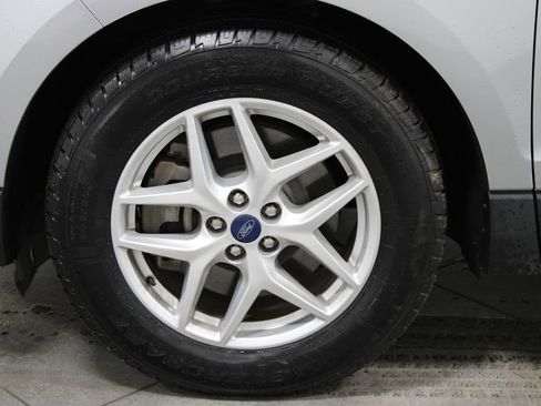 Used 2022 Ford Edge SEL w/ Convenience Package image 18