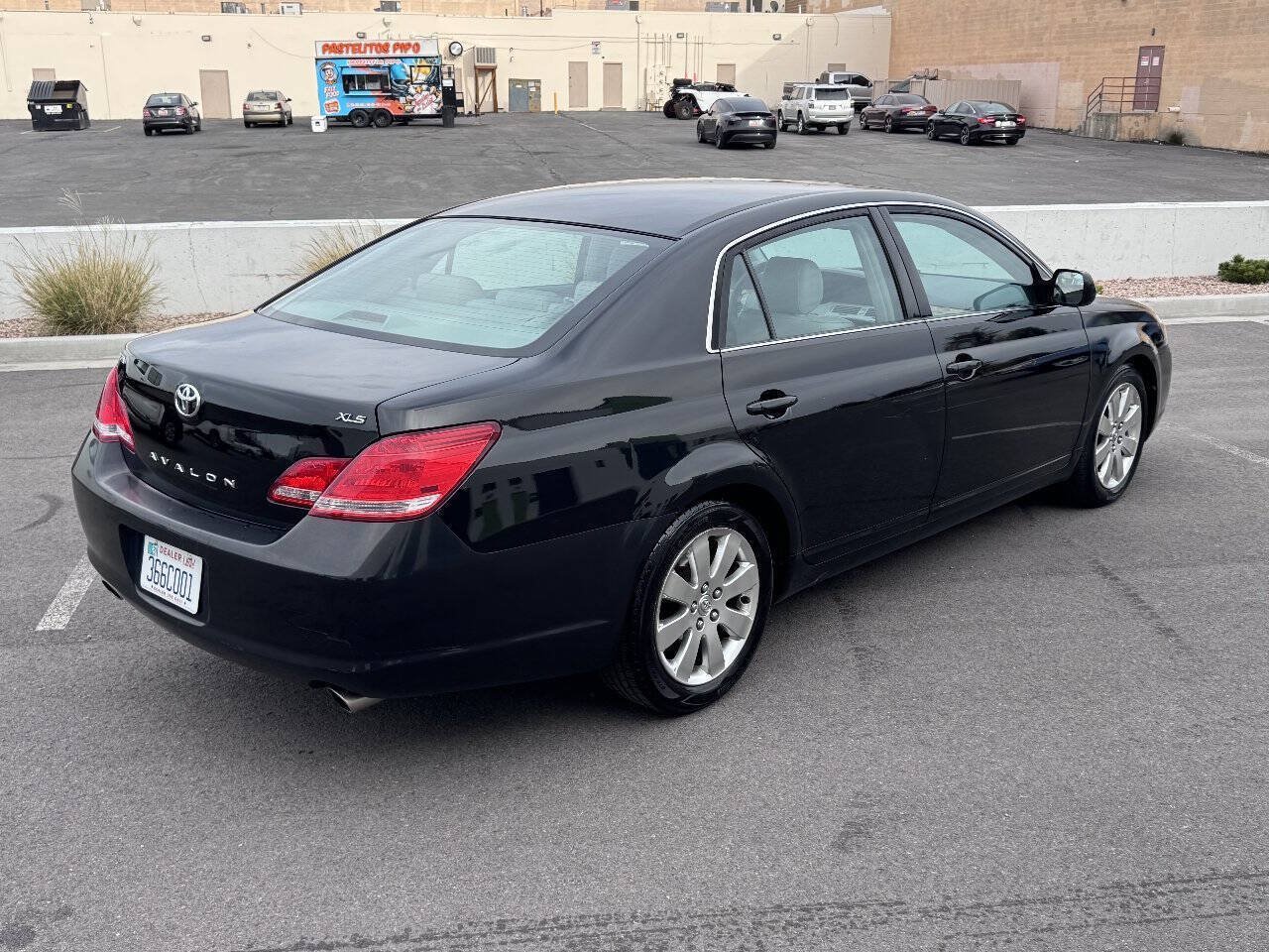 Used 2005 Toyota Avalon XLS FWD image 5
