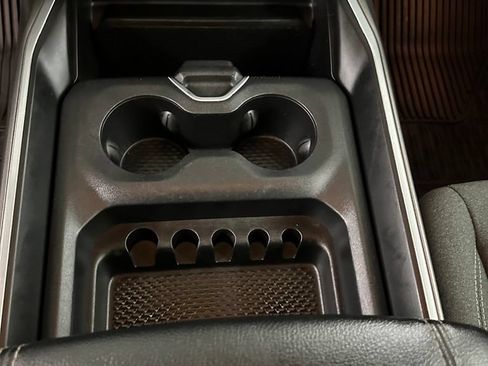Used 2019 RAM 1500 Big Horn AWD/4WD image 17