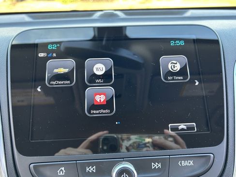 Used 2018 Chevrolet Equinox Premier image 29