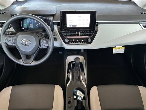 Used 2026 Toyota Corolla LE image 11