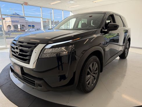 Used 2024 Nissan Pathfinder S image 66