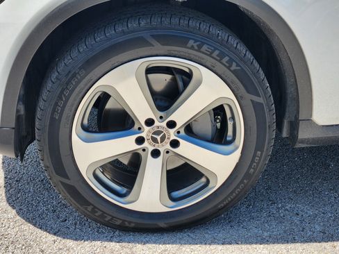 Used 2022 Mercedes-Benz GLC 300 image 30