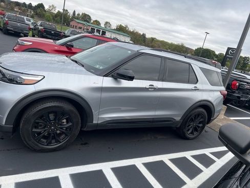 Used 2022 Ford Explorer ST-Line w/ Class IV Trailer Tow Package image 3