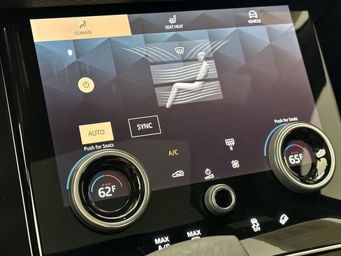 Used 2023 Land Rover Range Rover Velar R-Dynamic S image 25