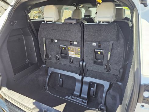 Used 2025 Toyota Sienna XSE AWD/4WD image 15