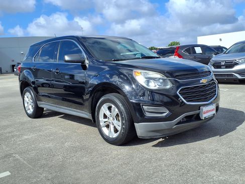 Used 2017 Chevrolet Equinox LS FWD image 2