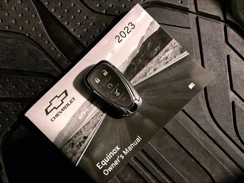 Used 2023 Chevrolet Equinox LT image 31