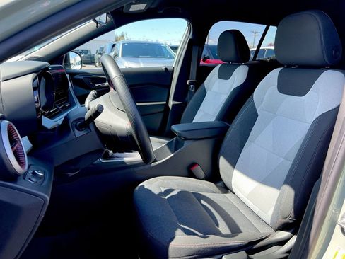 Used 2024 Chevrolet Trax RS w/ Driver Confidence Package FWD image 16