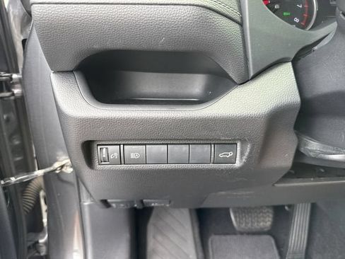 Used 2019 Toyota RAV4 XLE Premium w/ Advanced Technology Package AWD/4WD image 25