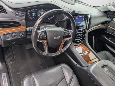 Used 2018 Cadillac Escalade ESV Premium Luxury AWD/4WD image 10