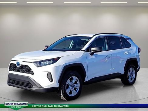 Used 2021 Toyota RAV4 LE image 8