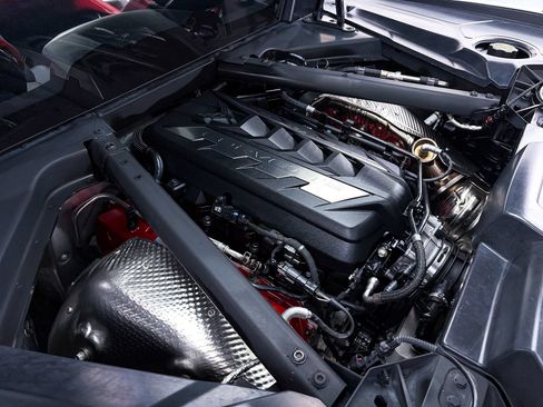Used 2023 Chevrolet Corvette Stingray Premium Cpe w/ Z51 Performance Package RWD image 4