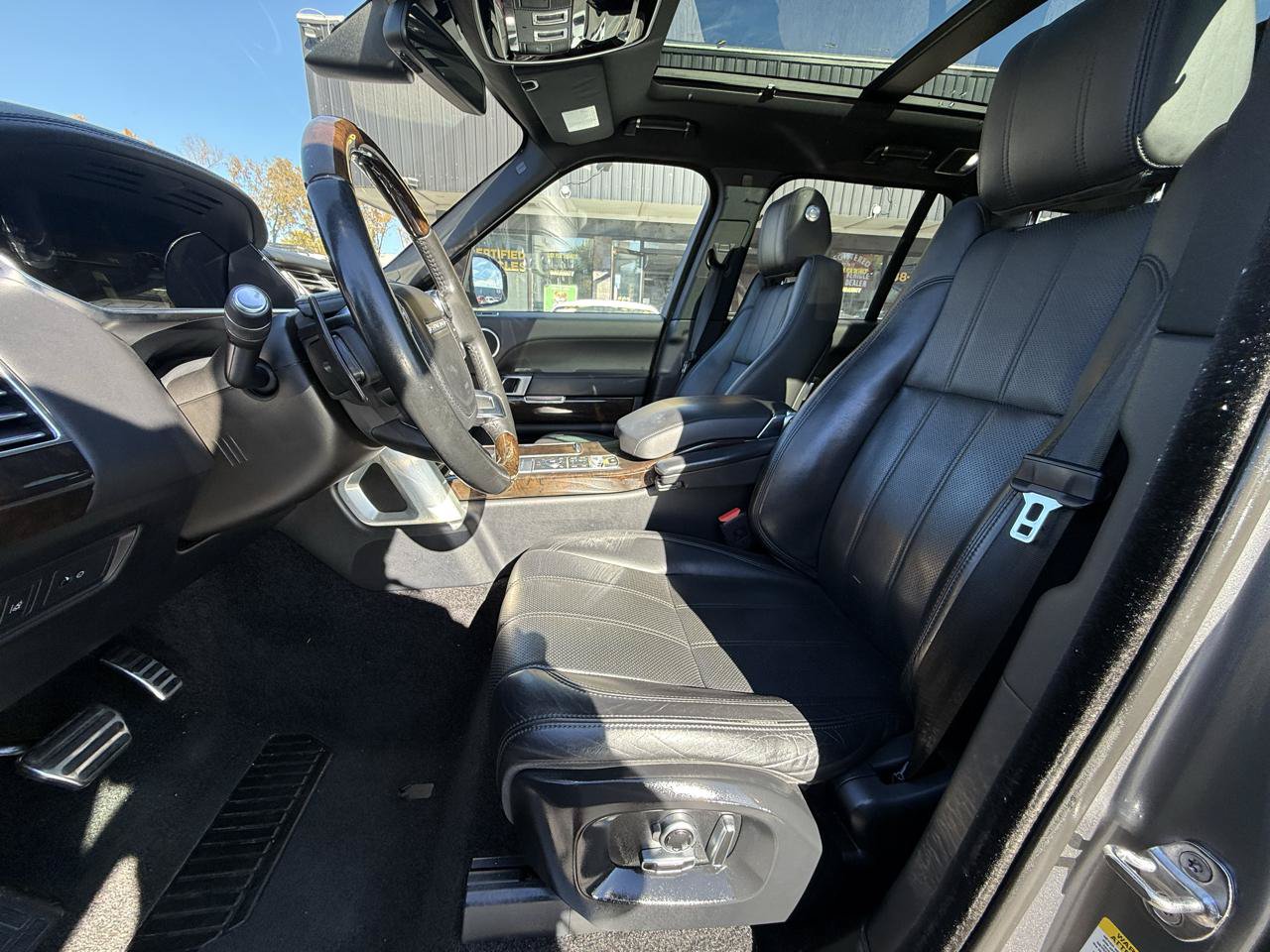 Used 2016 Land Rover Range Rover Supercharged AWD/4WD image 15