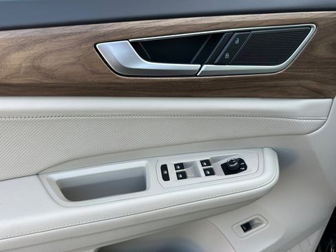 New 2026 Volkswagen Atlas SE image 9