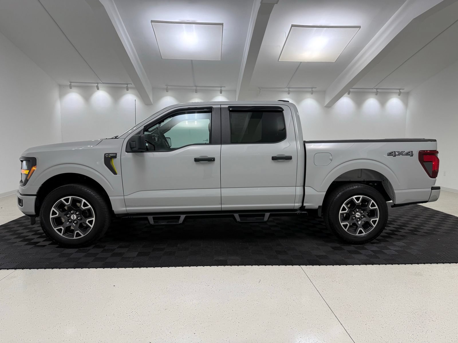 Used 2024 Ford F150 STX AWD/4WD image 4