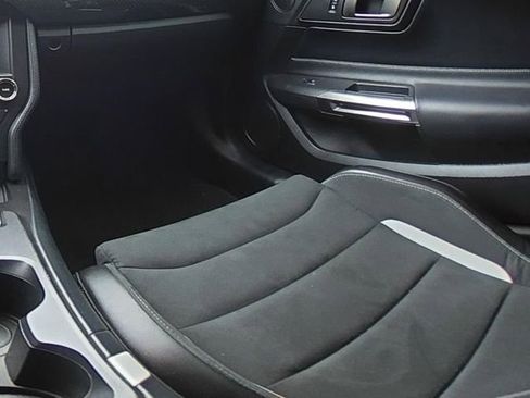 Used 2020 Ford Mustang Shelby GT500 w/ Technology Package RWD image 26