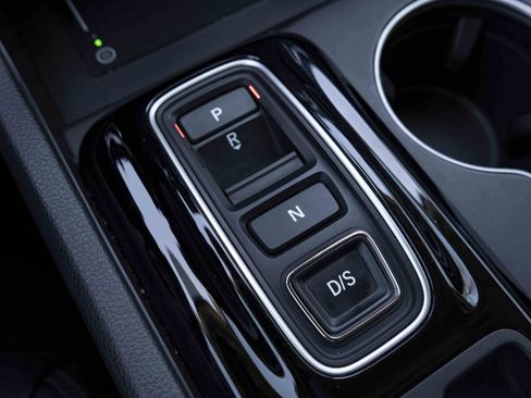 Used 2025 Honda Pilot Touring image 30