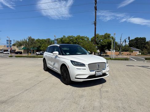 Used 2021 Lincoln Corsair Reserve FWD image 4