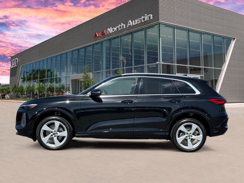 Used 2025 Audi Q5 Premium w/ Premium Plus AWD/4WD image 6