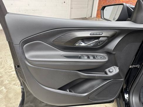 Used 2022 GMC Terrain SLT w/ Tech Package image 10