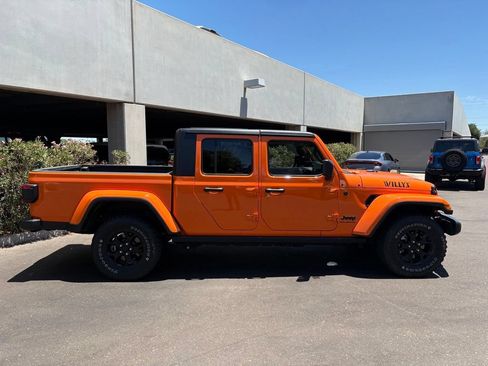 Certified 2025 Jeep Gladiator Sport AWD/4WD image 4