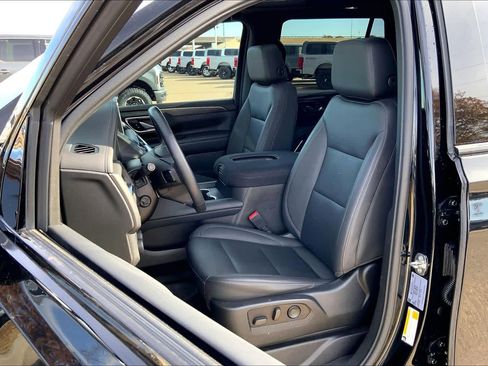 Used 2023 Chevrolet Tahoe Z71 w/ Luxury Package image 7